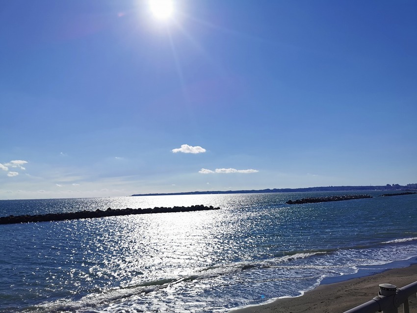 北下浦海岸通りより三浦半島を望...