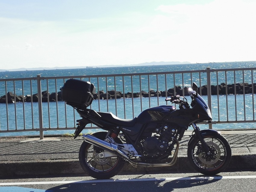 北下浦海岸通り 黒だとあまり大...
