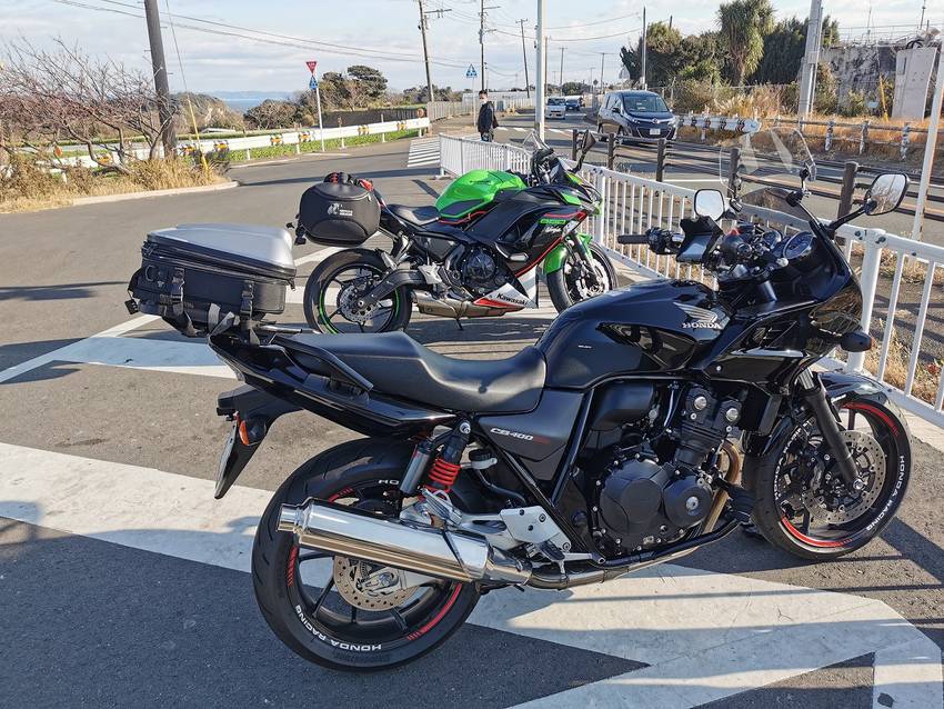 宮川公園でNinja 650と...