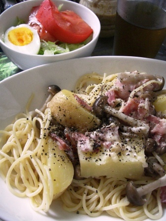 今日のお昼。ジャガイモとベーコ...