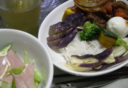 夕飯には減塩しにくいカレー。野...