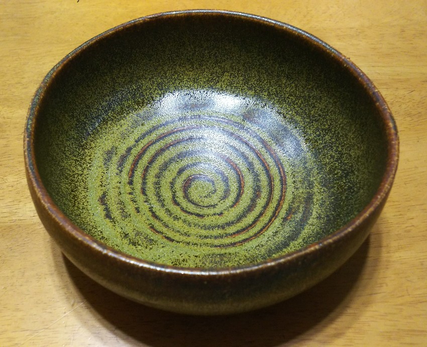 サラダボール。 釉薬はソバ。 ...