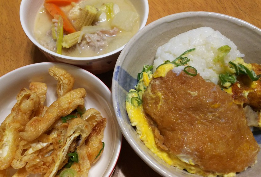 豚汁、コロッケ丼、ねぎ焼ききつ...