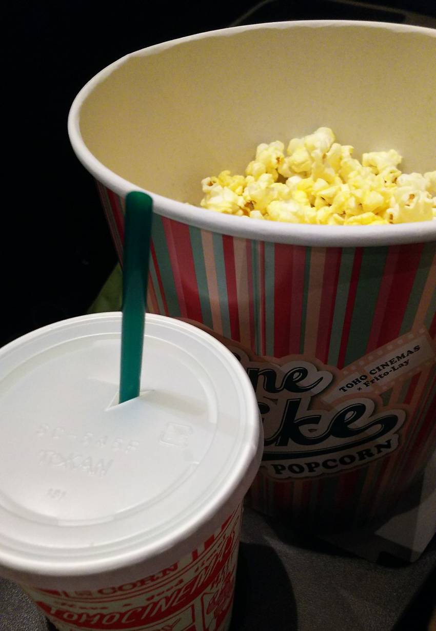 映画とポップコーン