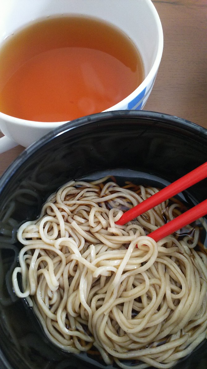 正解はこちら めんつゆと黒豆茶...