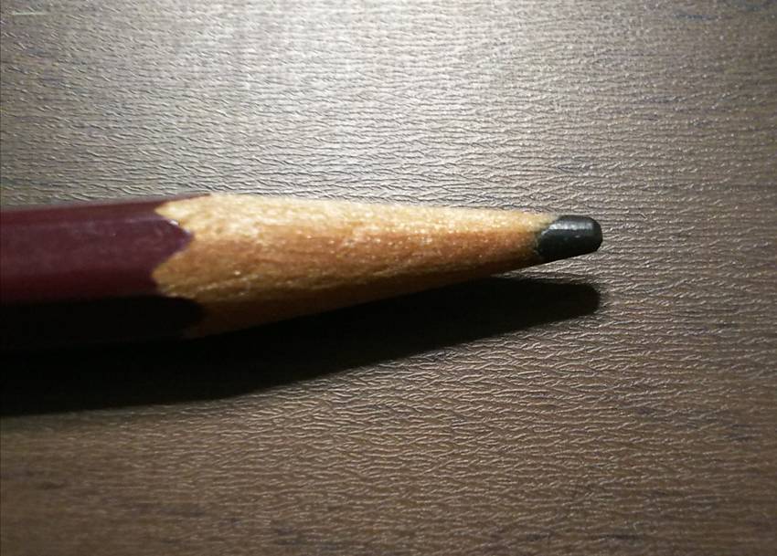 鉛筆削りで削ると表面がなめらか...