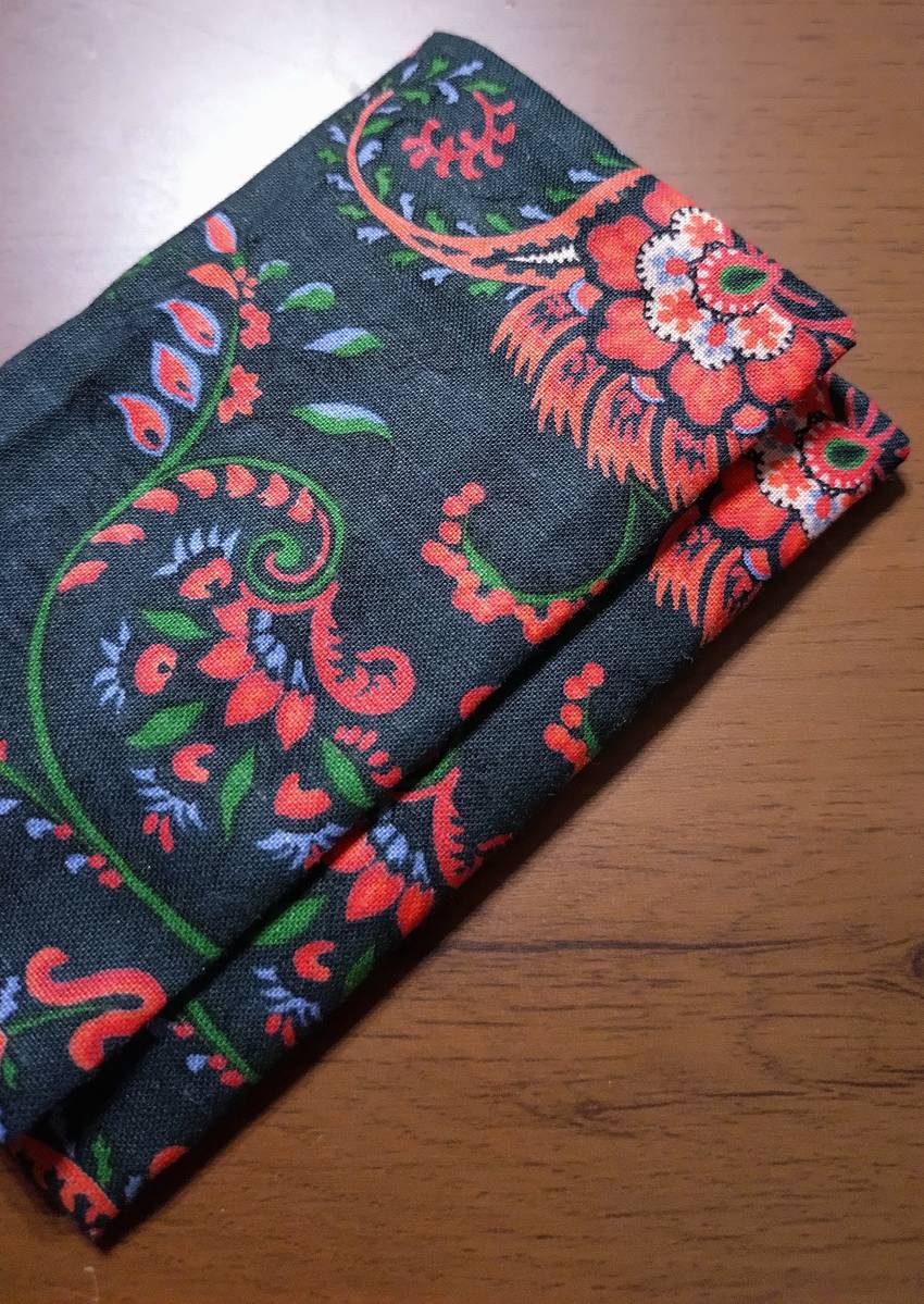家にある布渋かったな