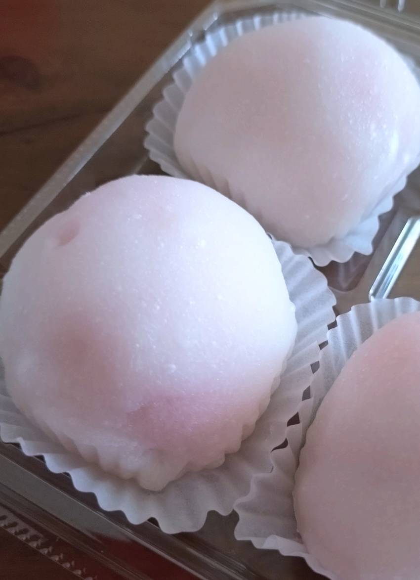 ふわふわでモッチモチ 大福は名...