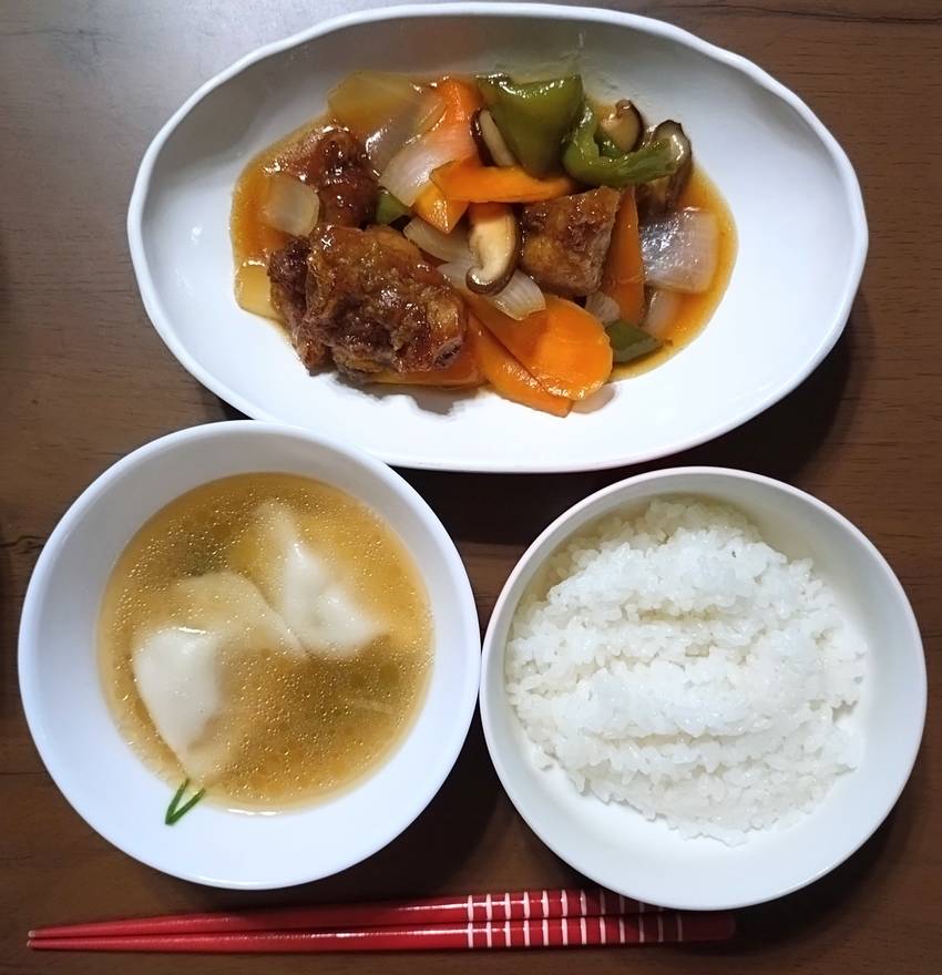 昨日のごはん。夕飯黒酢酢鶏