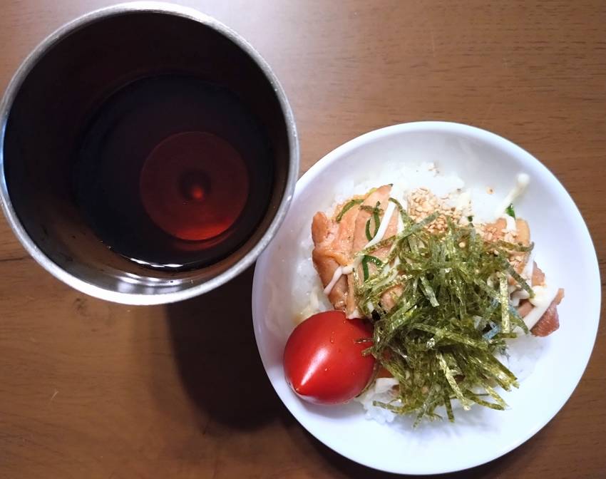 飲み物は麦茶