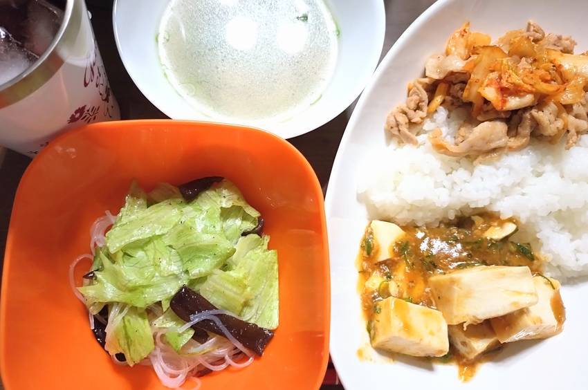 サラダ本当は白きくらげで作るん...