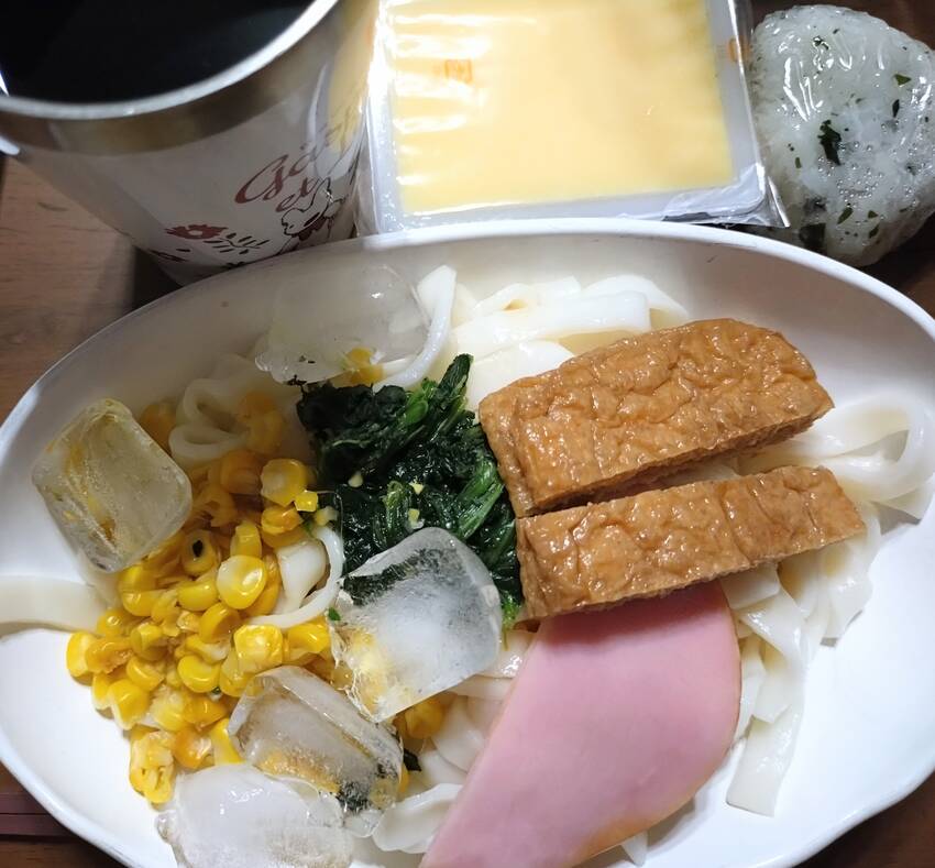 トウモロコシとほうれん草とハム...
