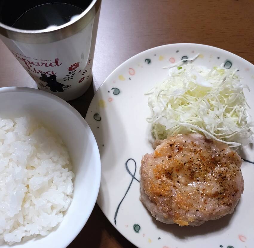 今日のごはん。夕飯ロールステー...