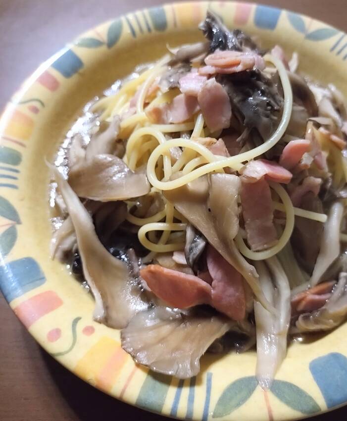 ややひたひたな汁と舞茸ドドーン