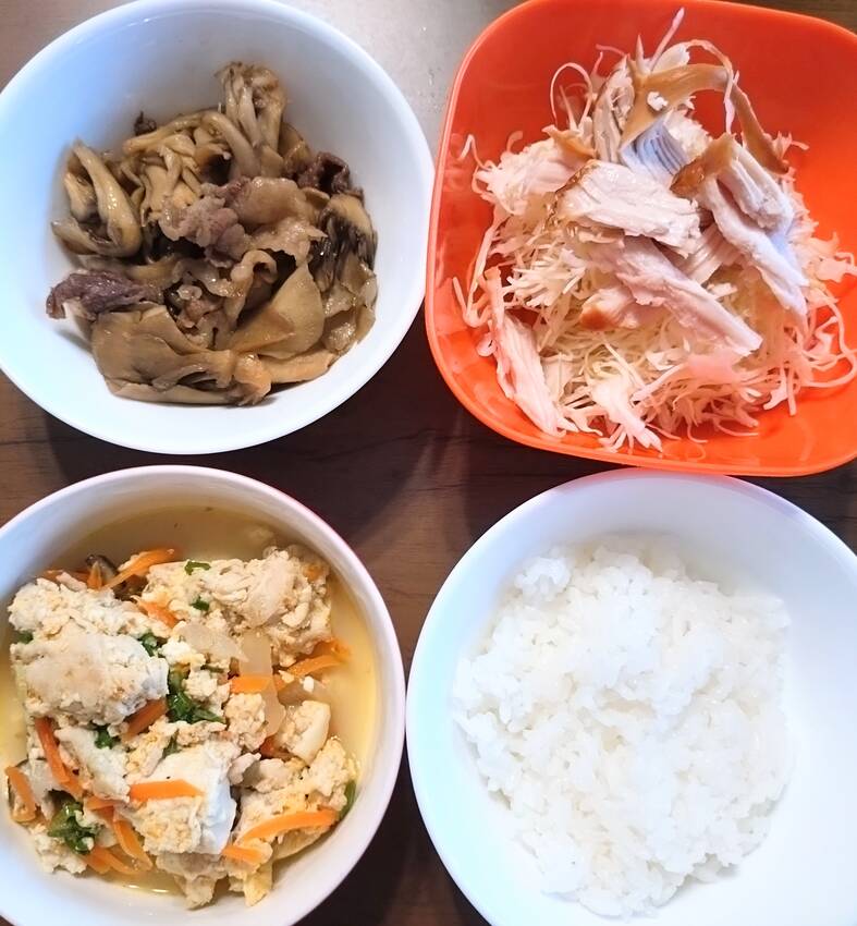 今日のごはん。夕飯チャンプル？...
