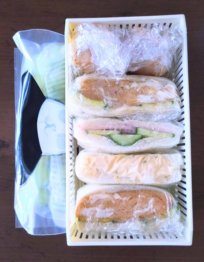 100円均一のサンドイッチBO...