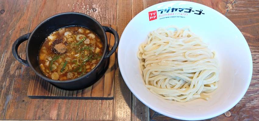 今日のごはん。昼フジヤマ55金...