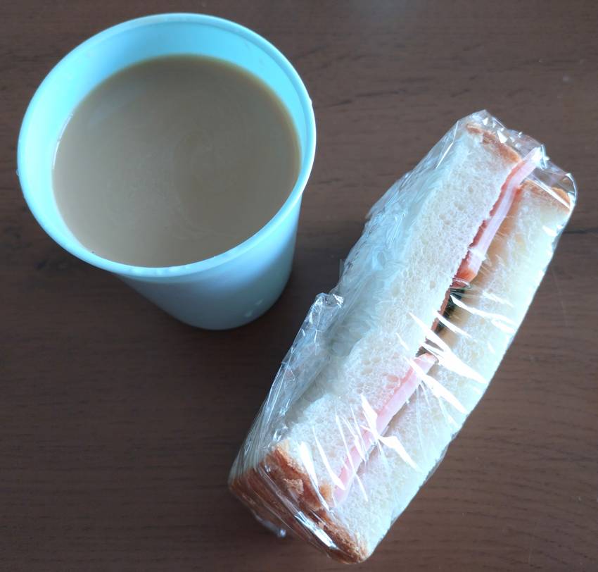 今日のごはん。お昼ハムきゅうり...