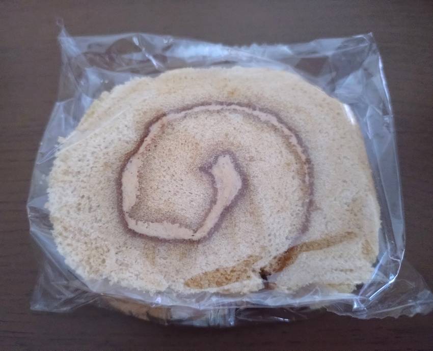 今日のごはん。おやつ栗のロール...