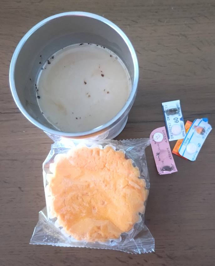 今日のごはん。朝MUJIのソフ...