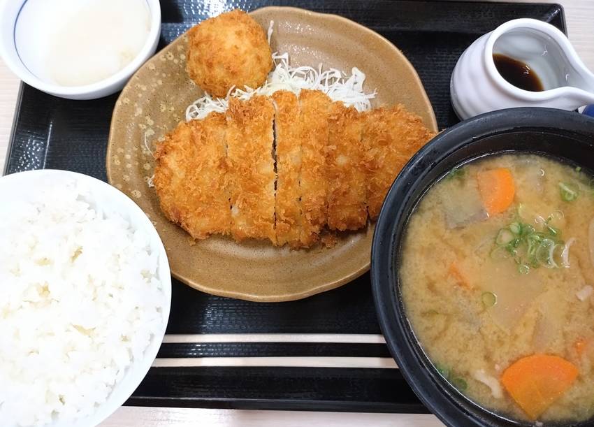コロッケ追加してたけど 多すぎ...