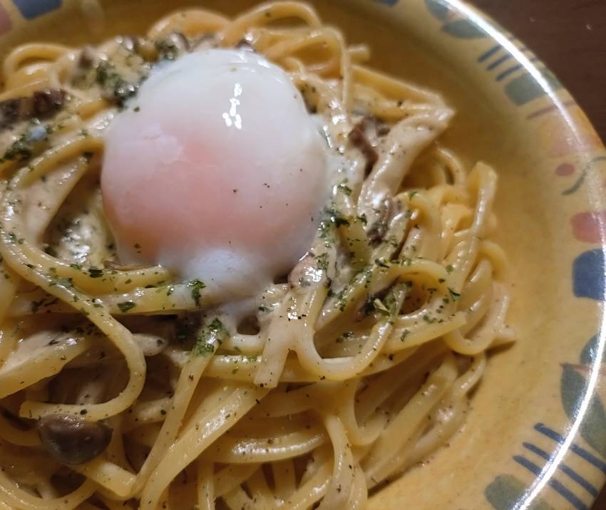平打ち麺の方がソースよく絡むよ...