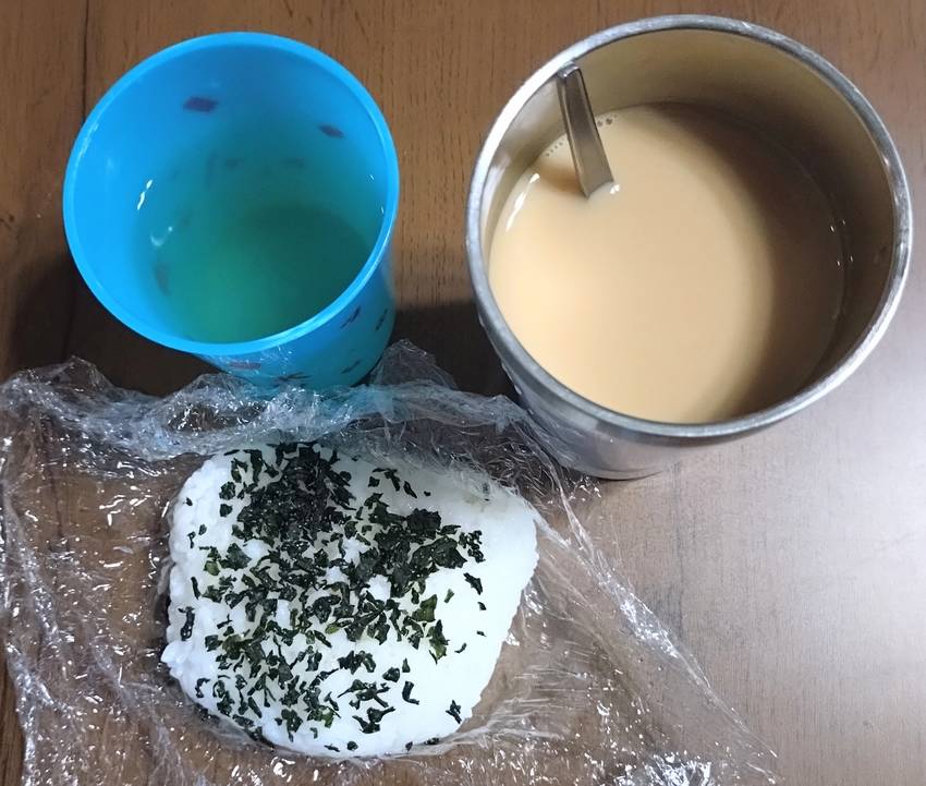 今日のごはん。朝わかめごはんお...