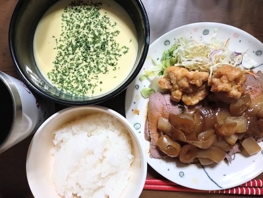 クリームスープにはパセリ散らし...
