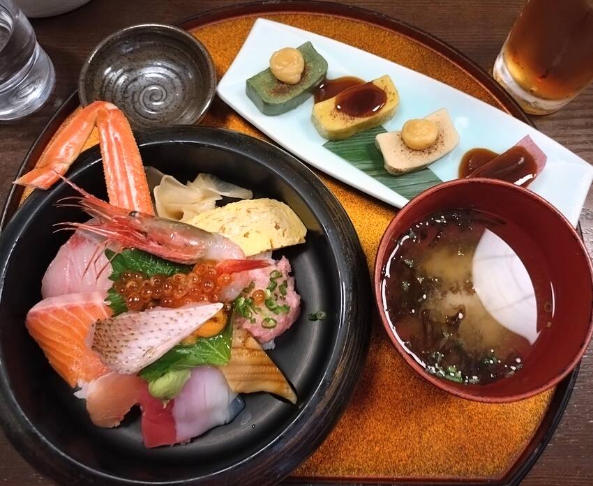 人気No.1の海鮮丼に のどぐ...