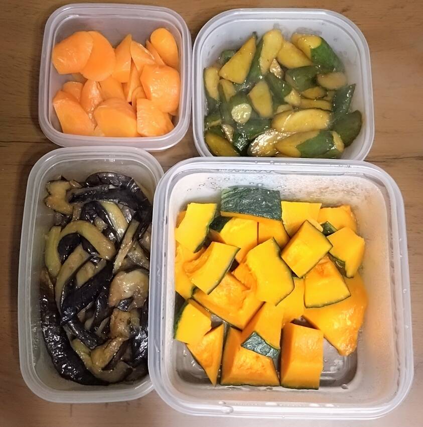 単色おかずを作ってみた 人参茹...