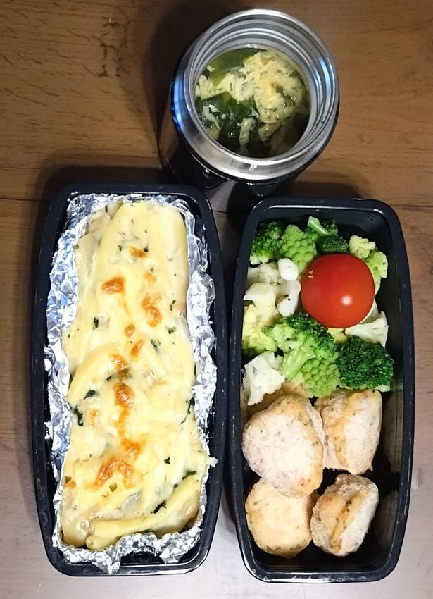 マカロニグラタンと ブロッコリ...