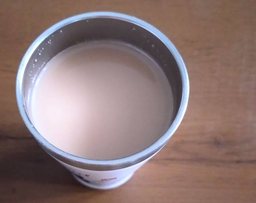 温かいカフェオレ無糖はほっとす...