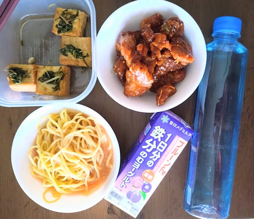 昼 たらこパスタ 辛味噌唐揚げ...