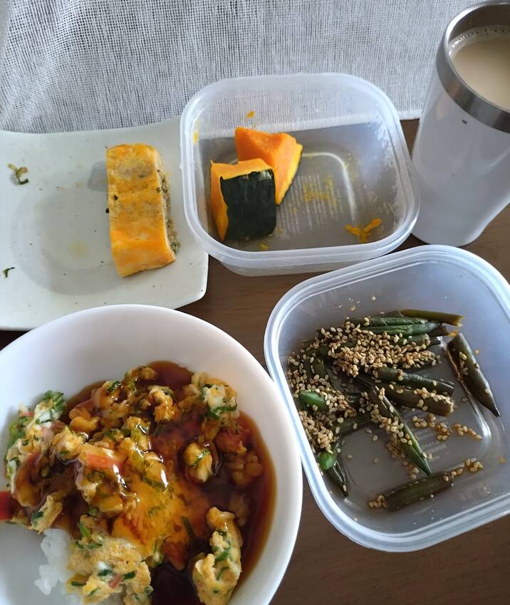 朝ごはん 天津飯と弁当の残り ...
