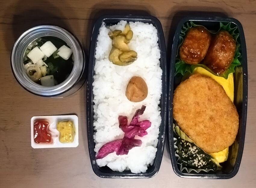 味噌汁の具で昆布茶とだしの吸い...