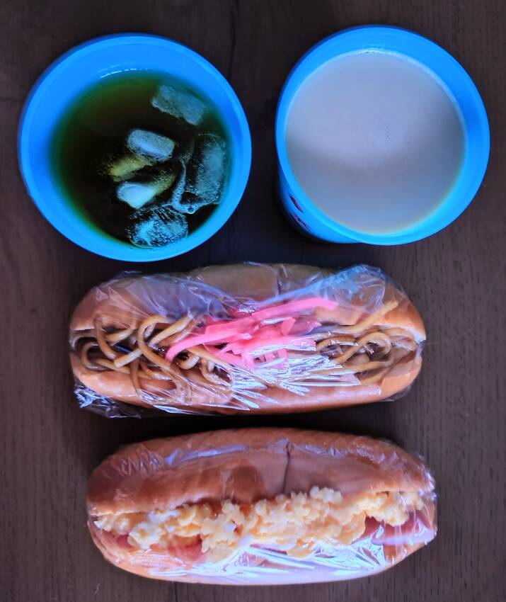 暗闇で撮ったから暗いな…焼きそ...