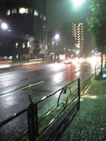 雨が降る