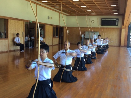 九州各県対抗弓道大会 錬士の部...