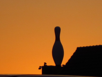 お疲れさまの夕日です～ピンと染...