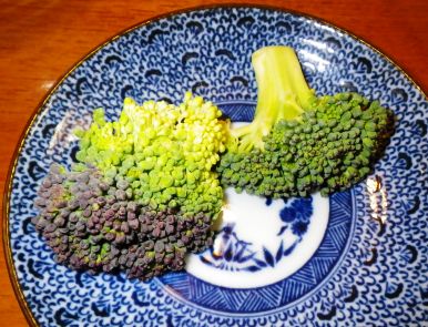 生でブロッコリーを食べてみた。