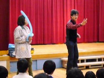 幼稚園でジャグリング