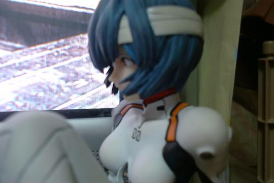レイ、何を見ている？